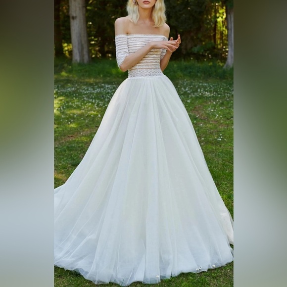 COSTARELLOS Dresses & Skirts - Costarellos Bridal Collection Beaded Lace Tulle